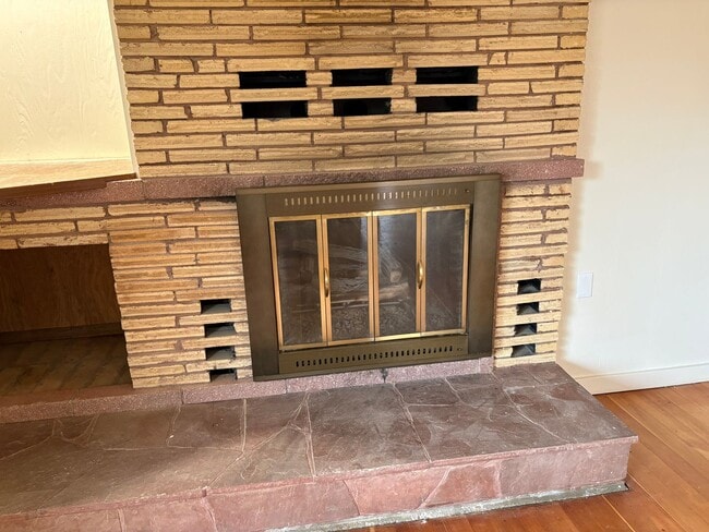 Building Photo - North Almon Farm