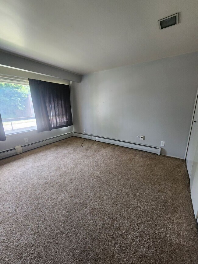 Building Photo - Two Bedroom Available near EMU!