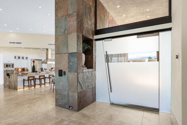 Building Photo - 1 Seclude Ct