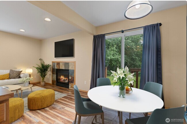 Building Photo - 1045 Mary Ave