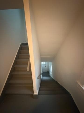 Primary Photo - 256 Main St