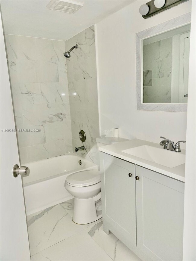 Building Photo - 1186 Coral Club Dr