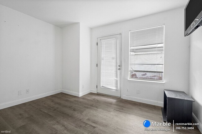 Building Photo - 3 br, 2 bath Condo - 17 Kiska Rd