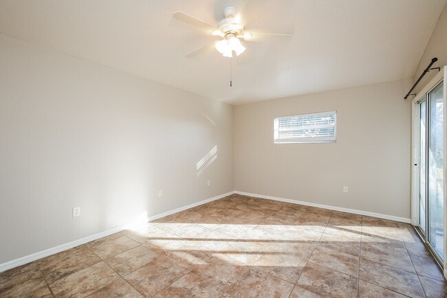 Building Photo - 187 Cougar Way