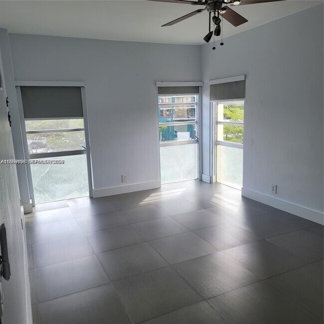 Building Photo - 880 NE 69th St