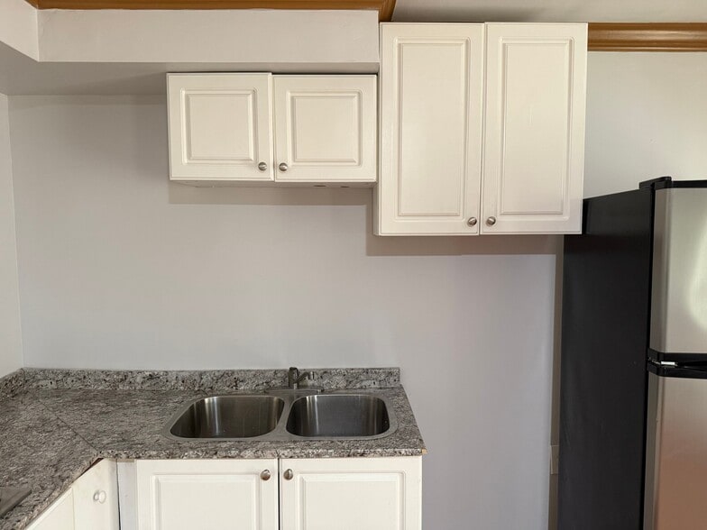 Building Photo - 5600 Sugar Crossing Dr