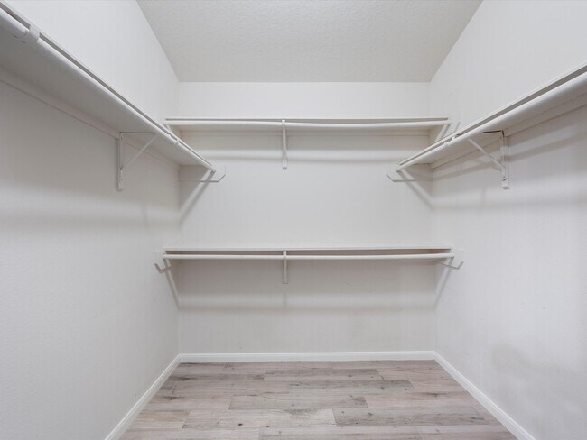 Building Photo - 21639 Falvel Lake Dr