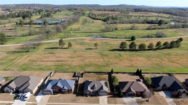 Building Photo - 2715 Vanike Dr