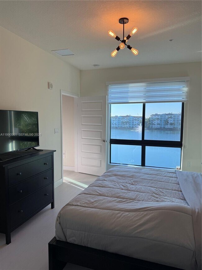 Building Photo - 4725 NW 85th Ave