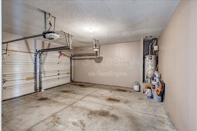 Building Photo - 2540 Alvecot Cir SE