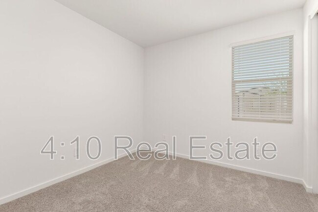Building Photo - 35405 W Catalan St