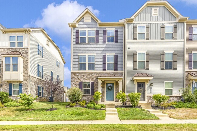 Building Photo - 5824 Pecking Stone St