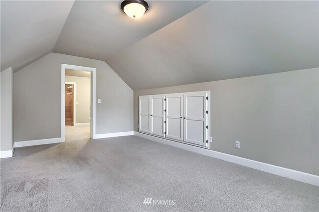 Building Photo - Gorgeous Home in Lacey’s Coveted Courtney ...