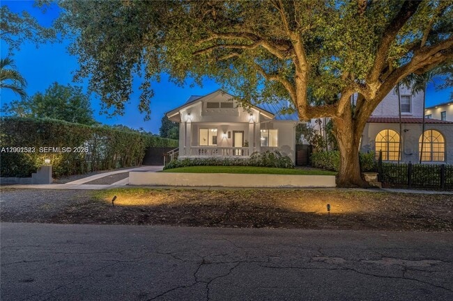 Building Photo - 320 NE 88th St