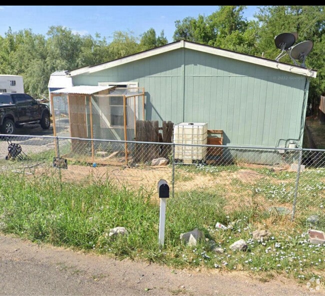 Building Photo - 4065 E Aztec Rd