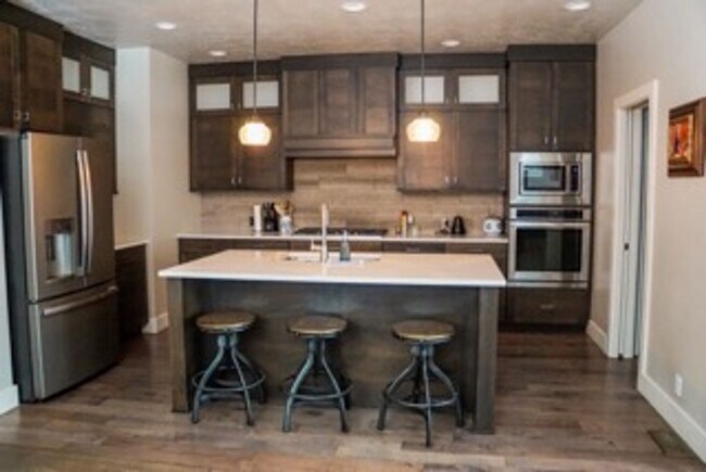 Building Photo - 2975 S Old Hickory Way