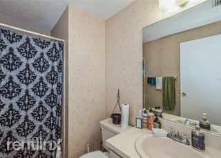 Building Photo - 4922 Silver Oaks Village