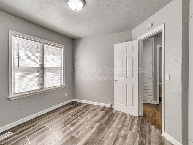 Building Photo - 3916 NW 24th St