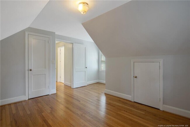 Building Photo - 415 Vista Dr