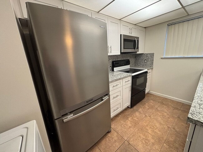 Building Photo - 5164 E Ashlan Ave