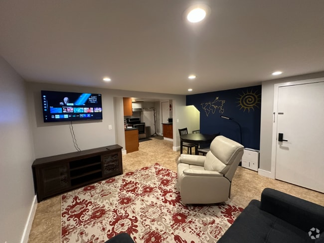 Building Photo - 3018 Parkway