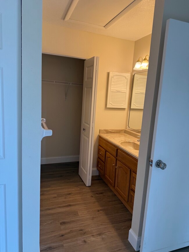 Building Photo - 1431 Sheafe Ave NE