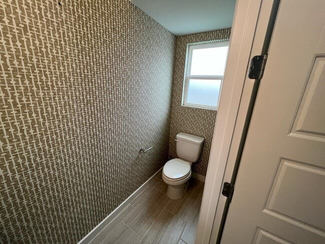 Building Photo - 202 Deer Path Lp