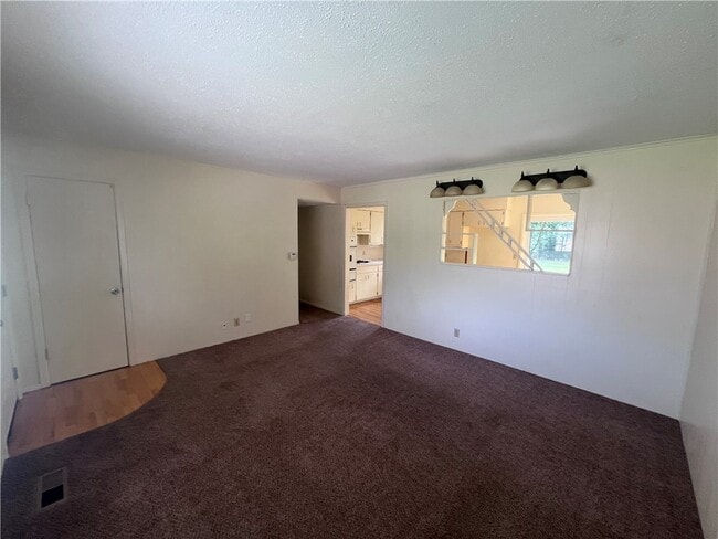 Building Photo - 609 Cedar St