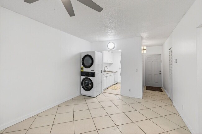 Primary Photo - 500 SW 2nd Ave