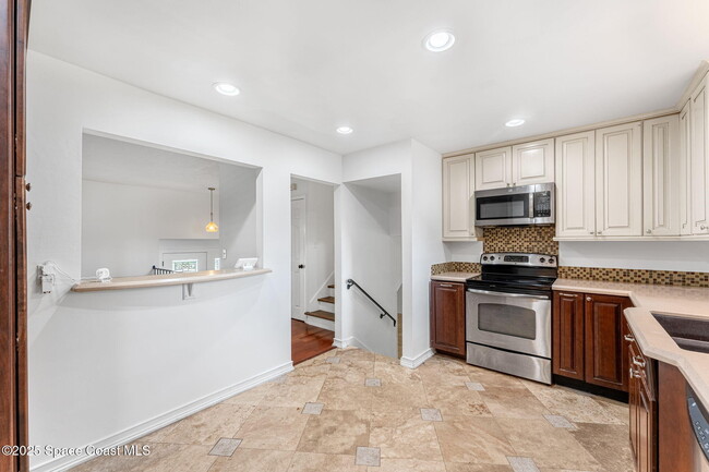 Building Photo - 2645 Driftwood Dr