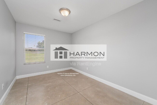 Building Photo - 5326 N Hillside St