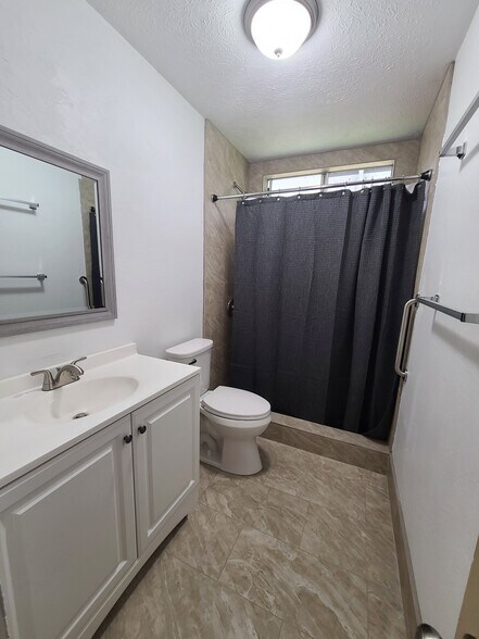 Building Photo - 16-2067 Silversword Dr