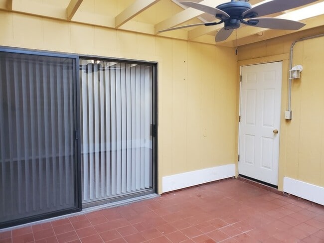 Building Photo - 5319 Palm Valley Dr N