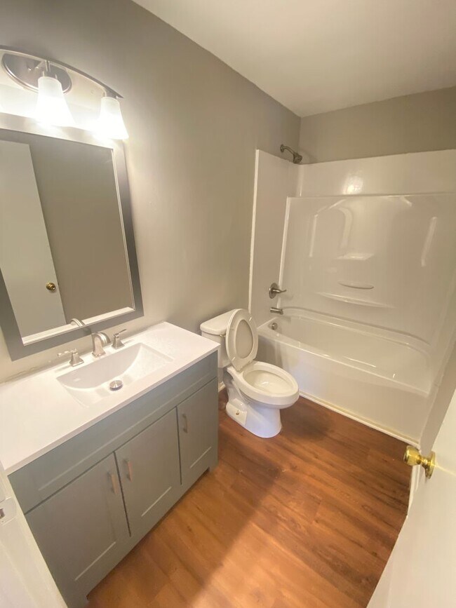 Building Photo - 2bed/1ba Apt off S Main Kannapolis close to Downtown Kannapolis & Hwy 73