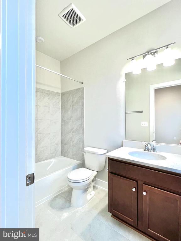 Building Photo - 21 Morrison Dr