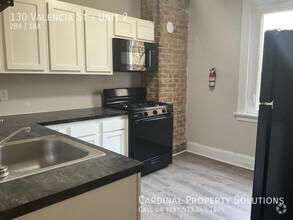 Building Photo - 2 Bedroom Apt in Mt Auburn  - Available Im...