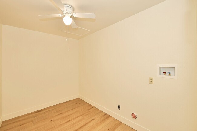 Building Photo - 4498 W Skye Dr