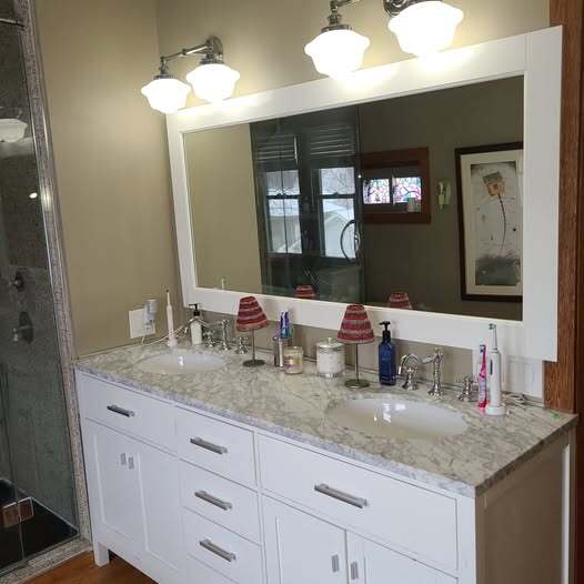 Master Bath - 528 19th Ave NE