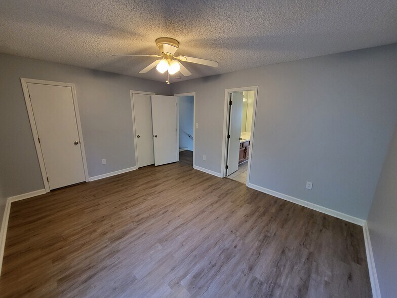 Building Photo - 1718 13th Ct S