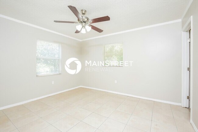 Building Photo - 3 Bedroom Pet-Friendly Home in APOPKA, FL with Main Street Renewal