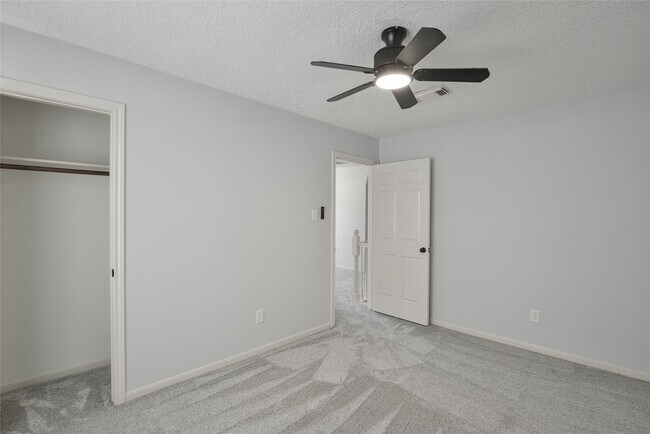 Building Photo - 4527 Natural Bridge Dr