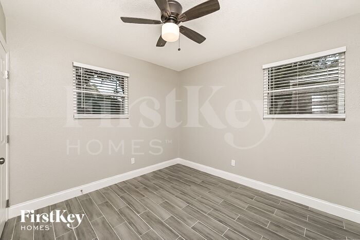 Building Photo - 7916 Bahia Ave