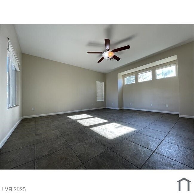 Building Photo - 909 E Malibu Sands Ave