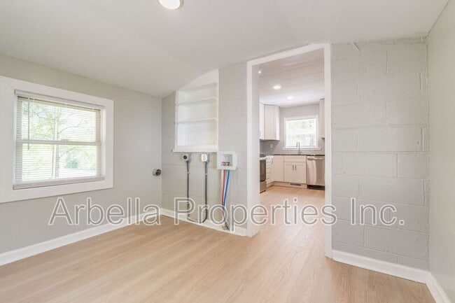 Building Photo - 2637 US-11W