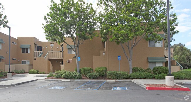 Building Photo - Beech Street  Knoll Apartments