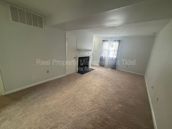 Building Photo - 12714 Woodside Ln