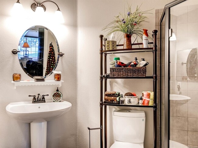 Building Photo - 8671 E Dry Creek Rd