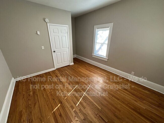 Building Photo - 2947 York St