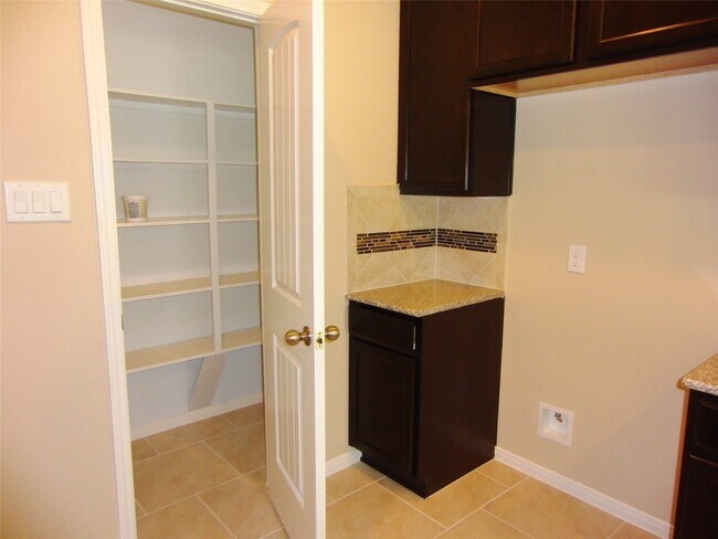 Building Photo - 5507 Claymore Meadow Ln