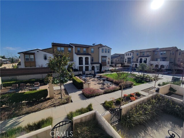 Building Photo - 909 Santa Fe Ave